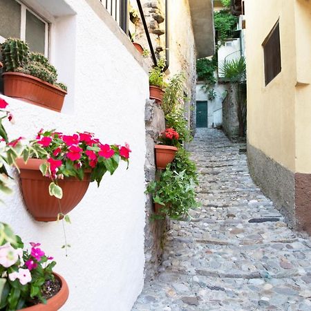 Charming Moment Di Villa Porta - Borgo Antico Luino Zewnętrze zdjęcie